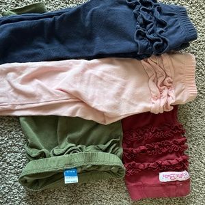 4 pairs of infant leggings size 6-12 months